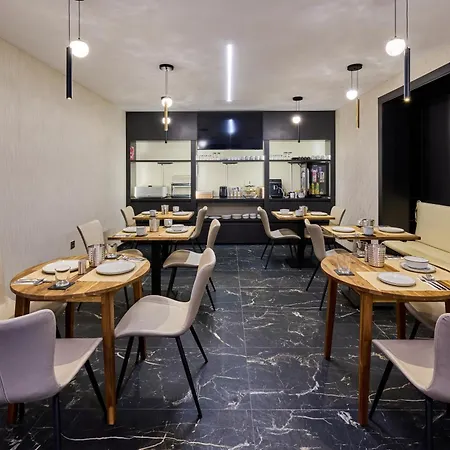 Aparthotel Grandis Premium 4*